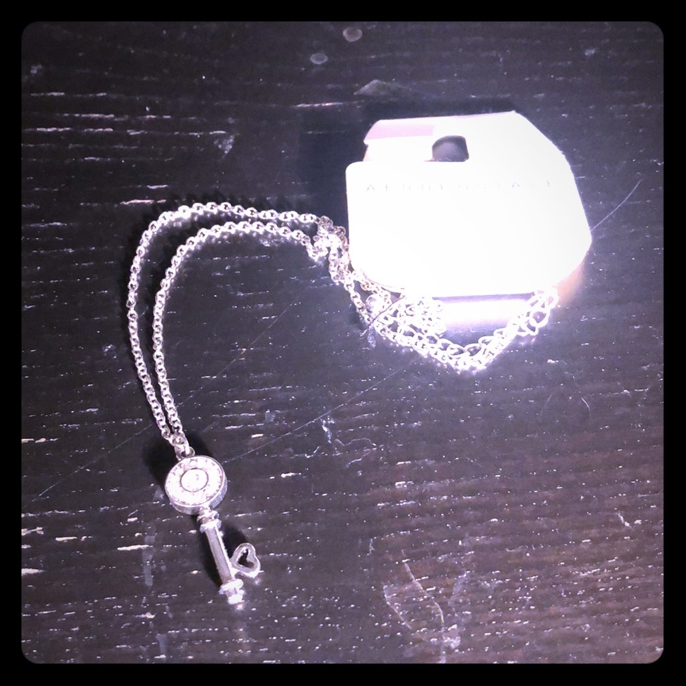 AEROPOSTALE SILVER KEY NECKLACE 🔑♥️